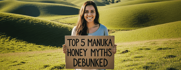 Les 5 principaux mythes sur le miel de Manuka démystifiés - femme tenant une pancarte